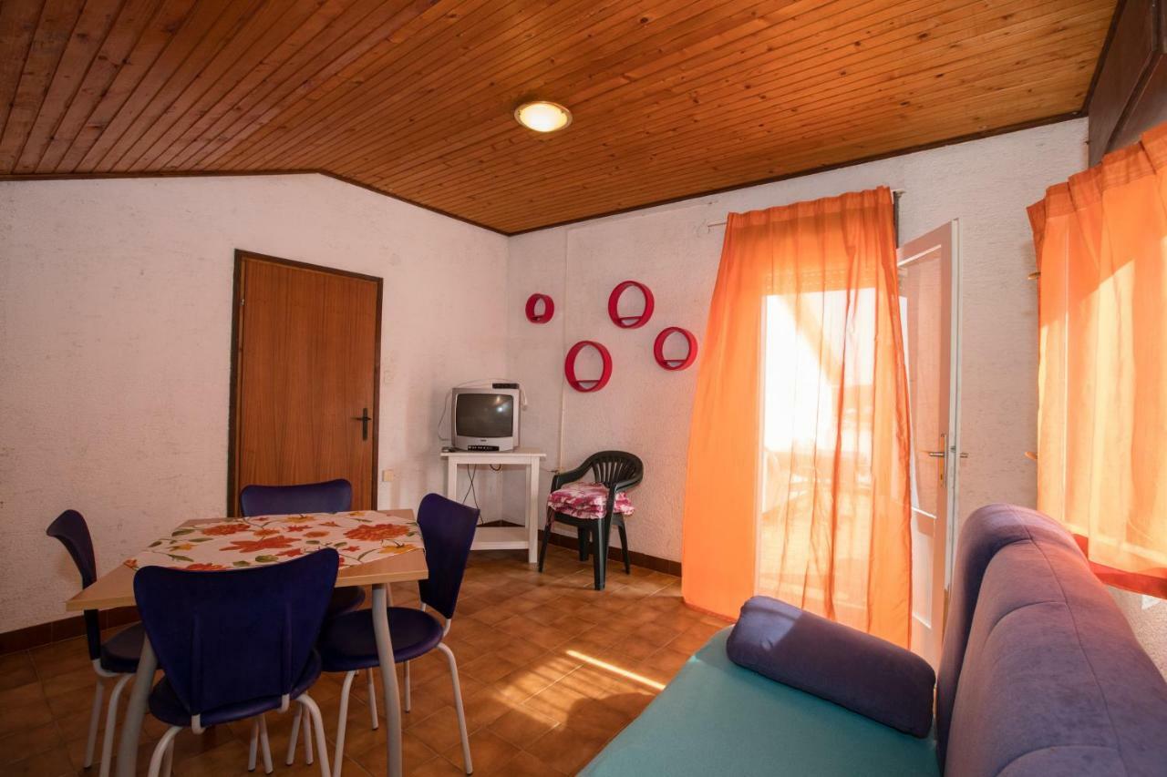 Apartments Renata Kampor エクステリア 写真